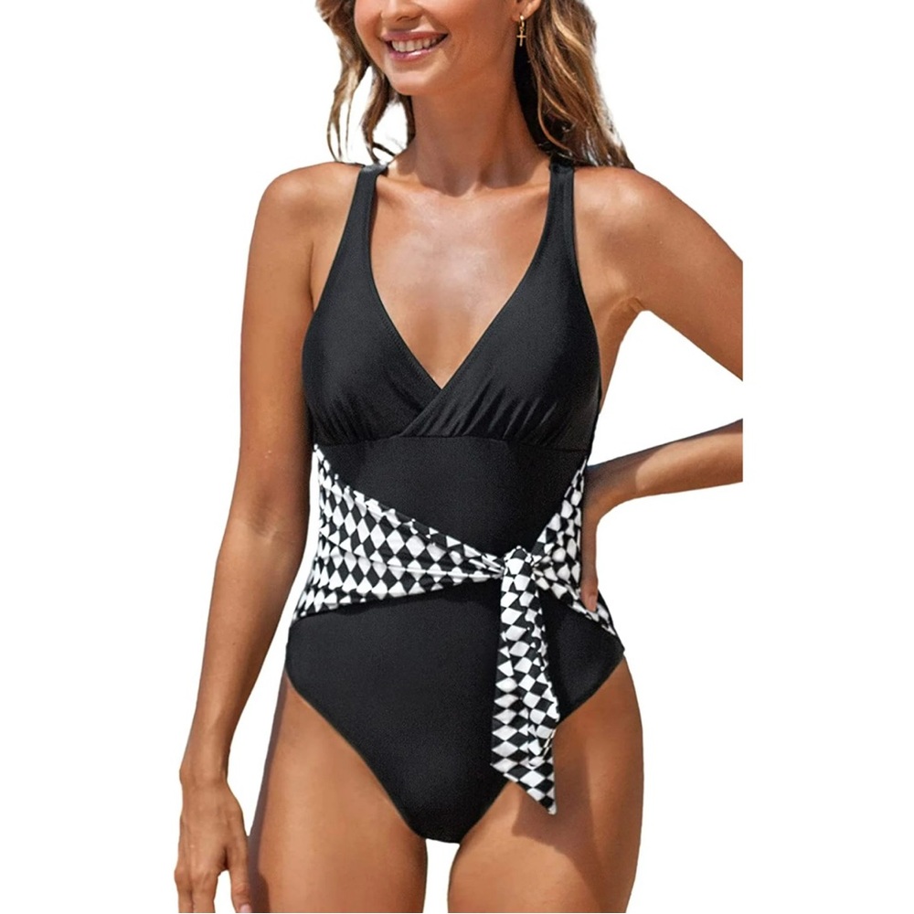 Cupshe Black and White One Piece with Houndstooth Accent